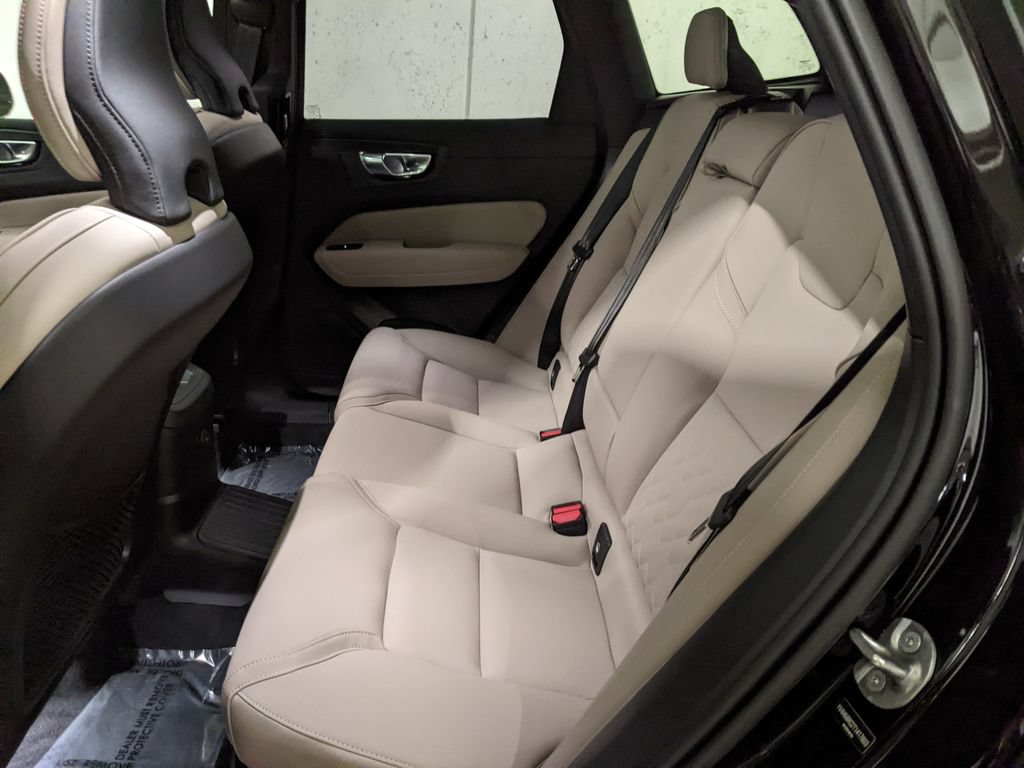 New 2026 Volvo XC60 T8 Plus w/ Protection Package Premier AWD/4WD image 24