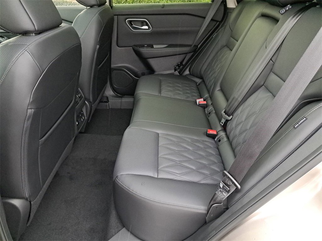 New 2026 Nissan Rogue Platinum image 12