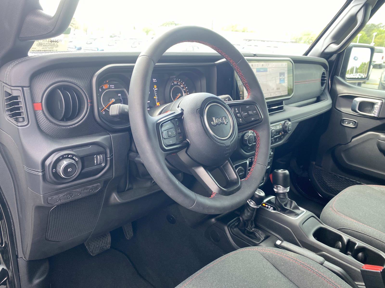 Used 2024 Jeep Wrangler Unlimited Rubicon w/ Technology Group AWD/4WD image 19