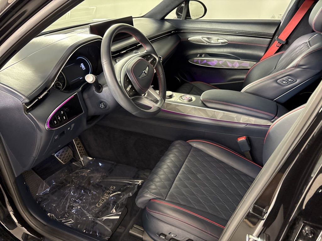 Used 2025 Genesis GV70 3.5T Sport w/ Sport Advanced Package AWD/4WD image 27