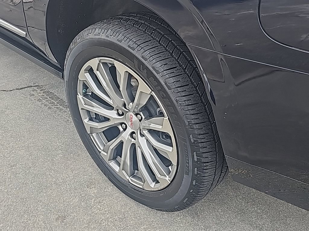 Used 2022 GMC Yukon XL Denali w/ Denali Ultimate Package image 9