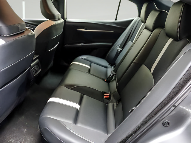 Certified 2025 Toyota Camry SE FWD image 9