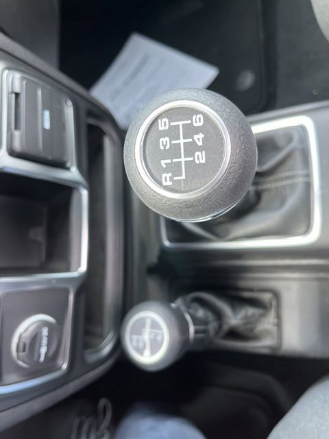 Used 2024 Jeep Gladiator Sport image 12