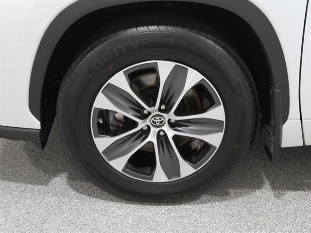 Used 2023 Toyota Highlander XLE image 25