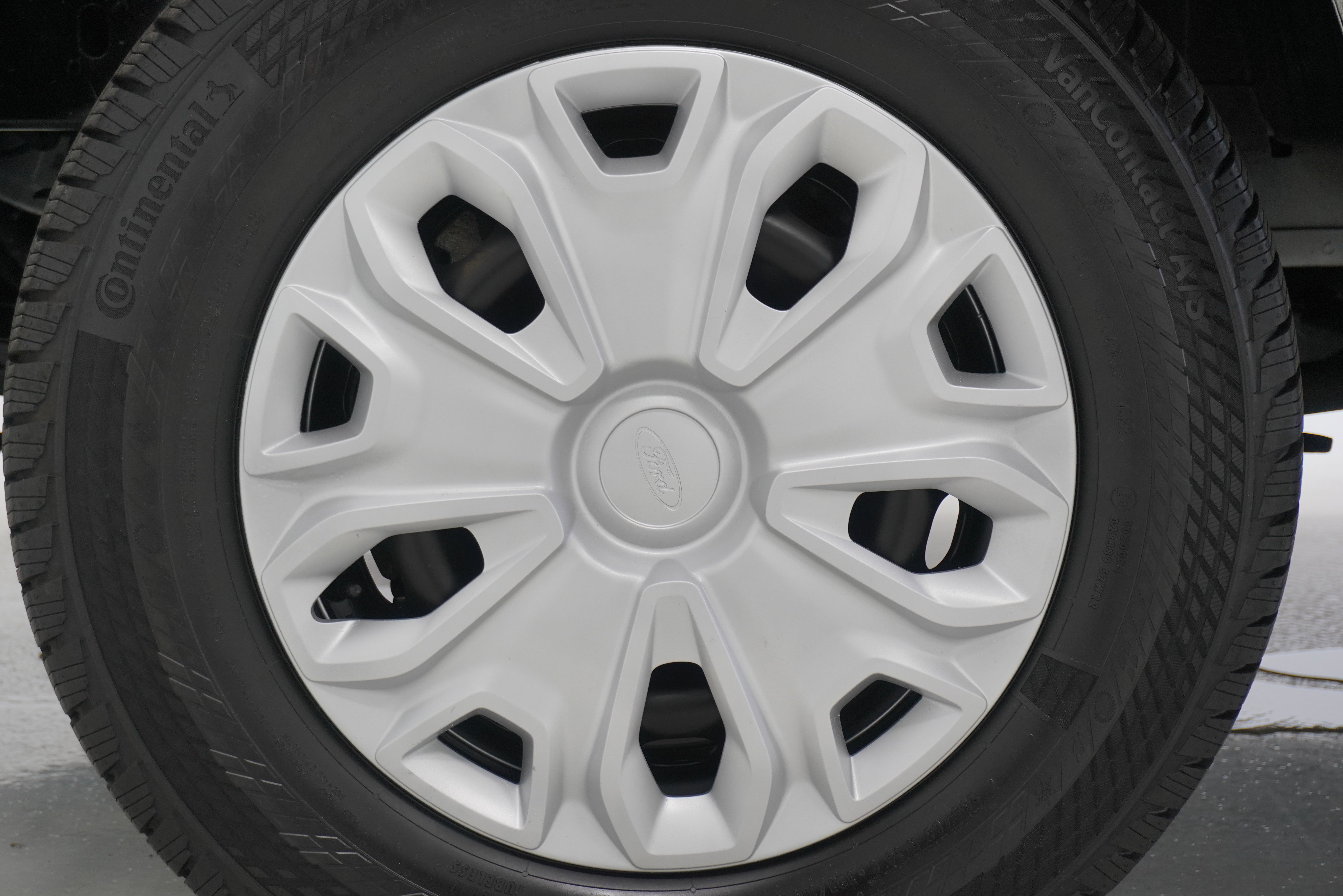 Used 2016 Ford Transit 250 130 Low Roof w/ Exterior Upgrade Package image 21