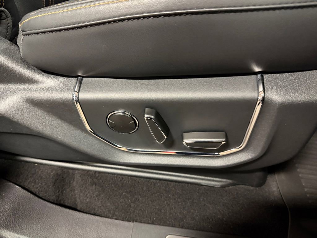 Used 2024 Ford Expedition Max Platinum image 17