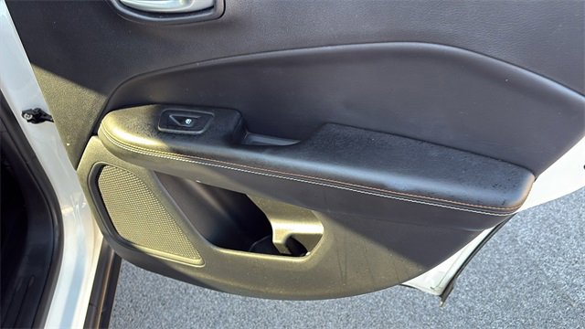 Used 2020 Jeep Compass Latitude w/ Cold Weather Group image 26