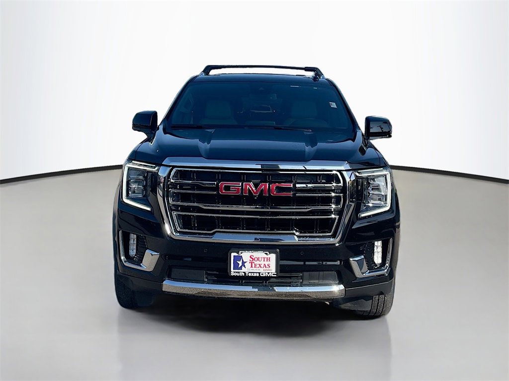 Used 2023 GMC Yukon XL SLT w/ SLT Luxury Package image 2