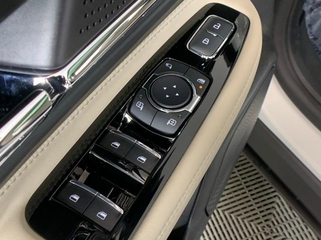Used 2025 Lincoln Corsair Grand Touring w/ Equipment Group 302A AWD/4WD image 29