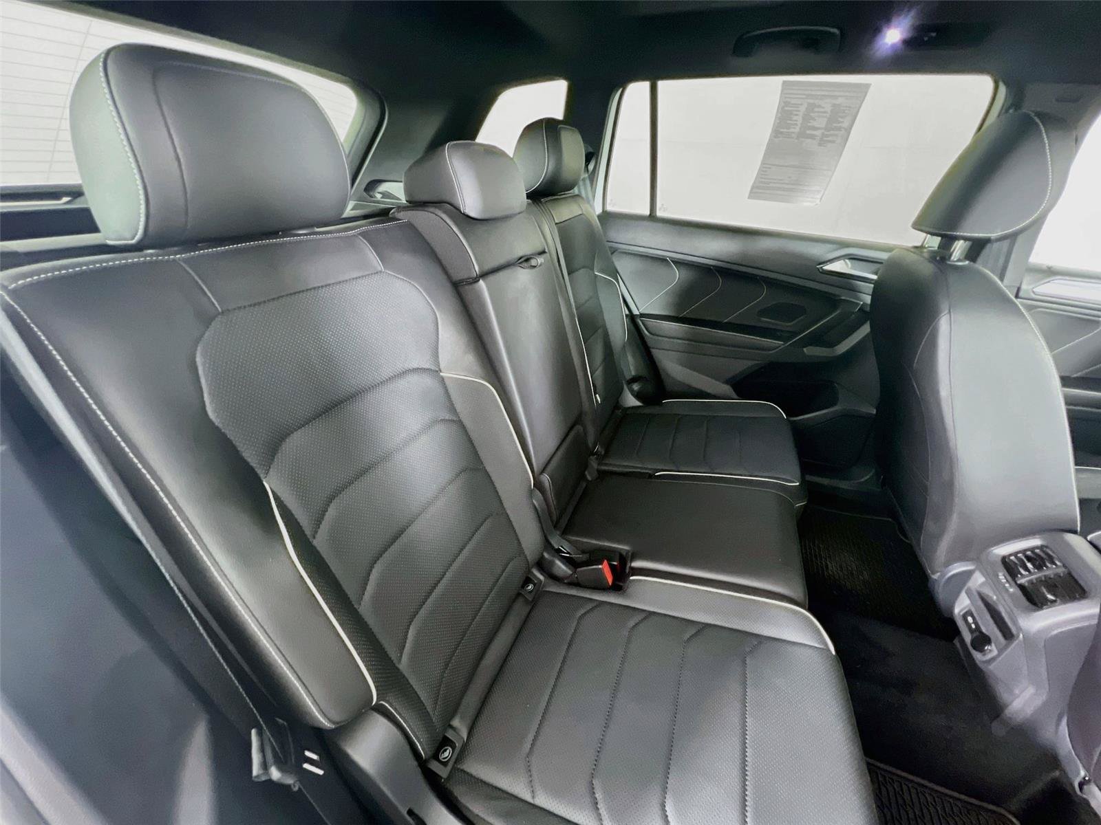 Used 2024 Volkswagen Tiguan SEL R-Line AWD/4WD image 27