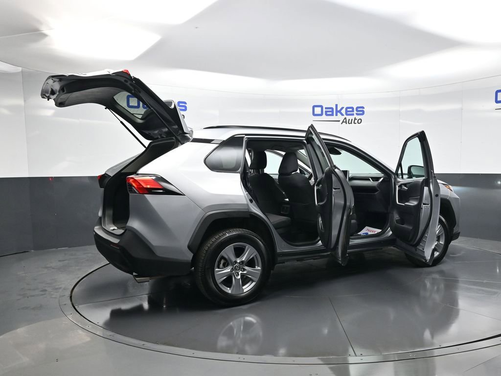 Used 2025 Toyota RAV4 XLE image 54