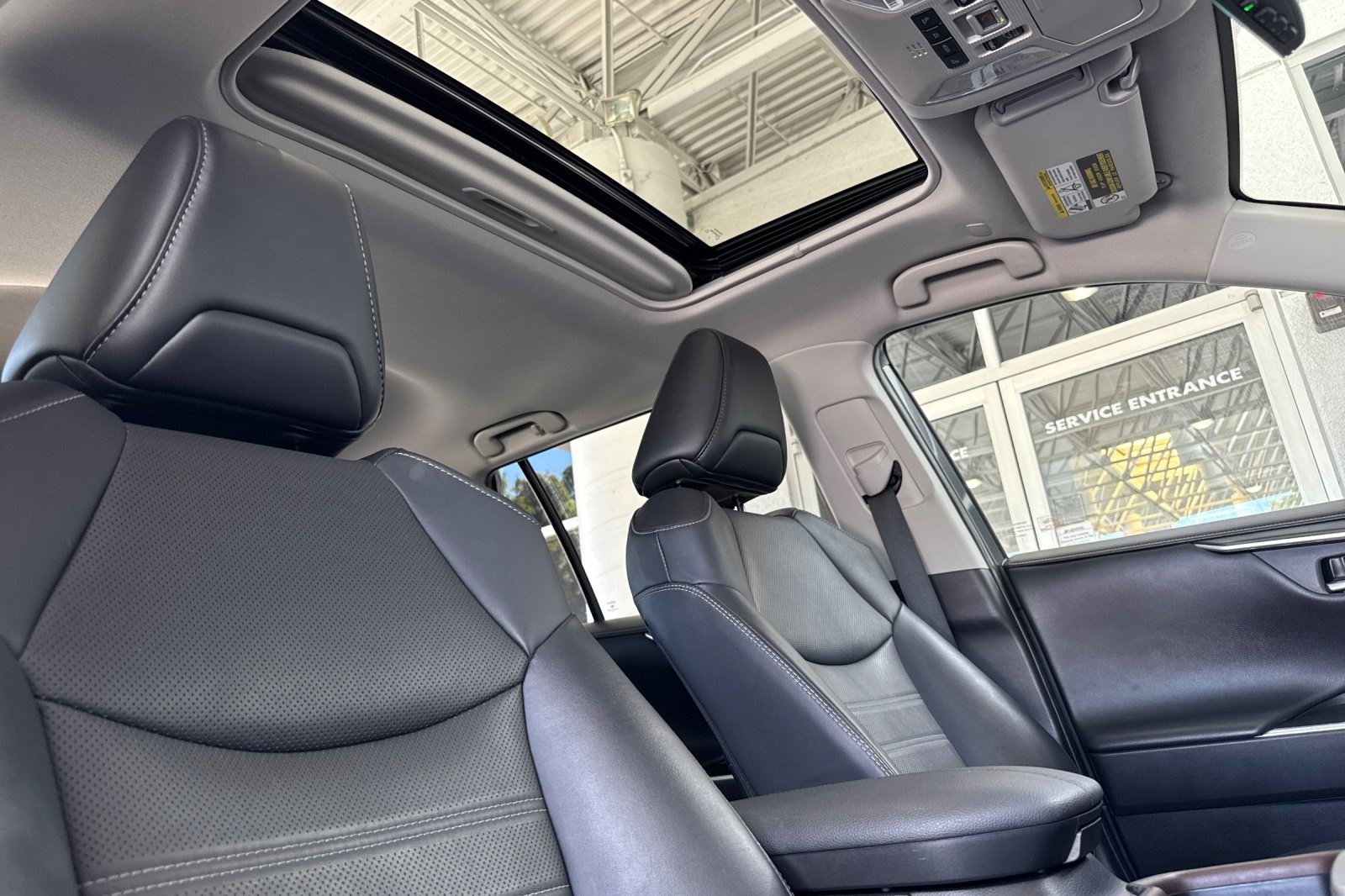Used 2023 Toyota RAV4 Limited AWD/4WD image 21