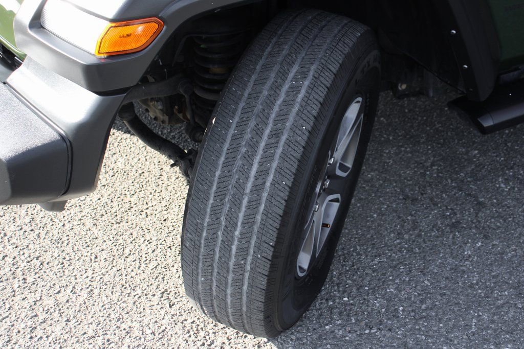 Used 2022 Jeep Wrangler Sport AWD/4WD image 36