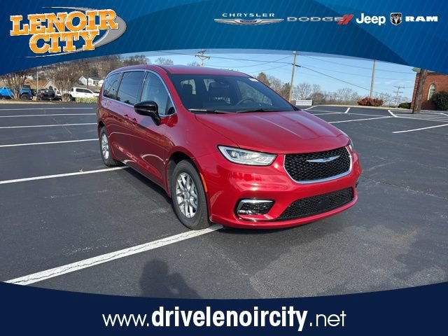 New 2026 Chrysler Pacifica Select