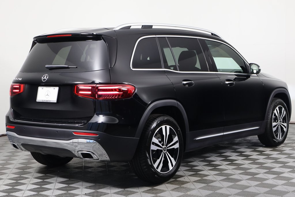 New 2026 Mercedes-Benz GLB 250 image 2