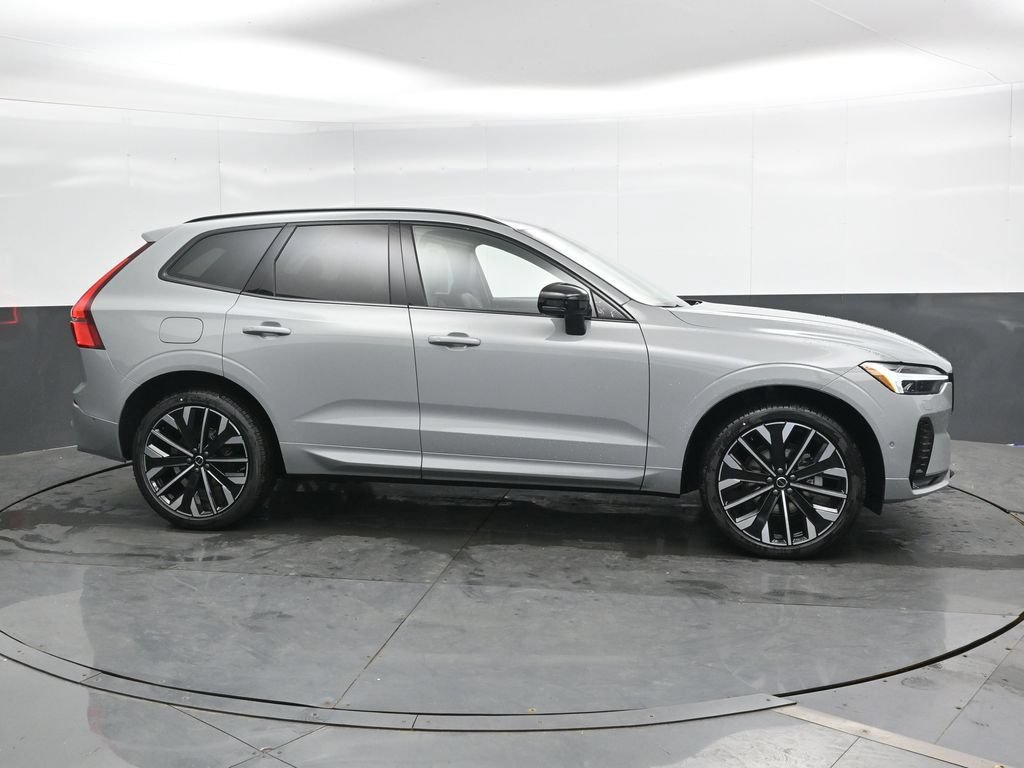 New 2026 Volvo XC60 B5 Ultra w/ Climate Package AWD/4WD image 3