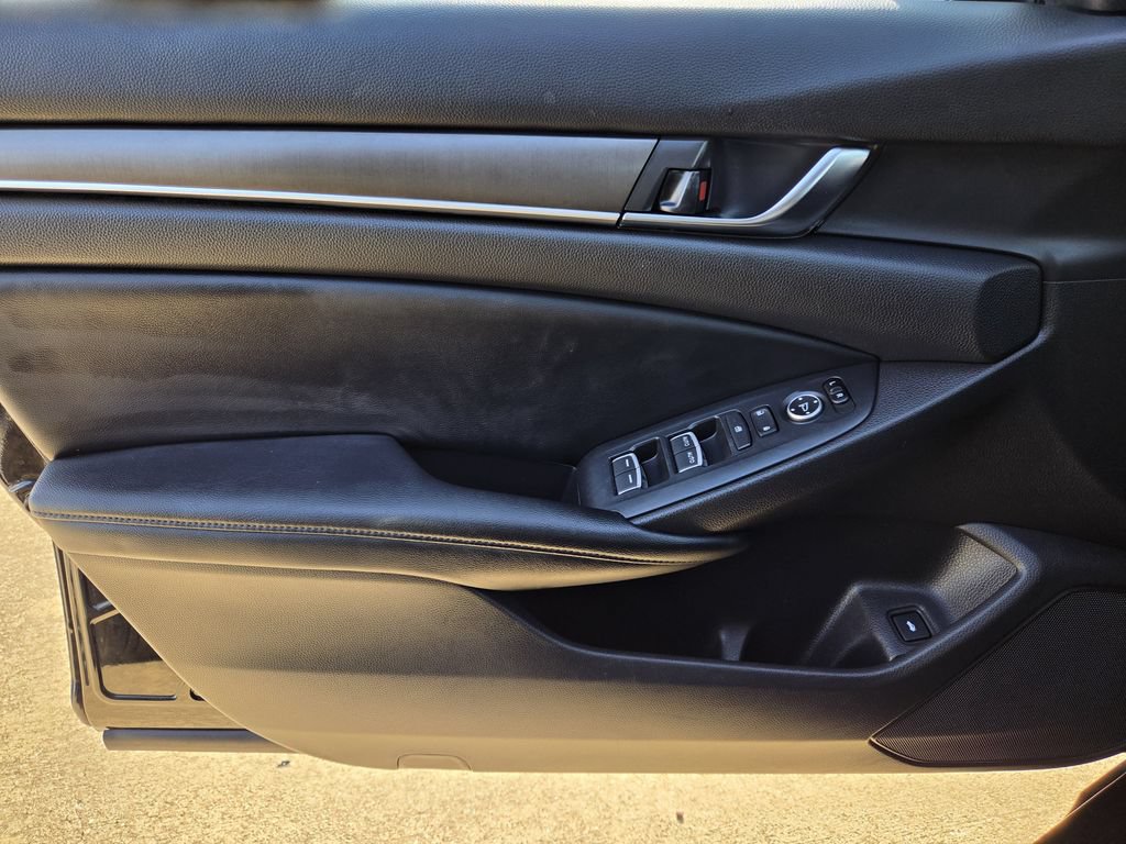 Used 2018 Honda Accord LX image 25