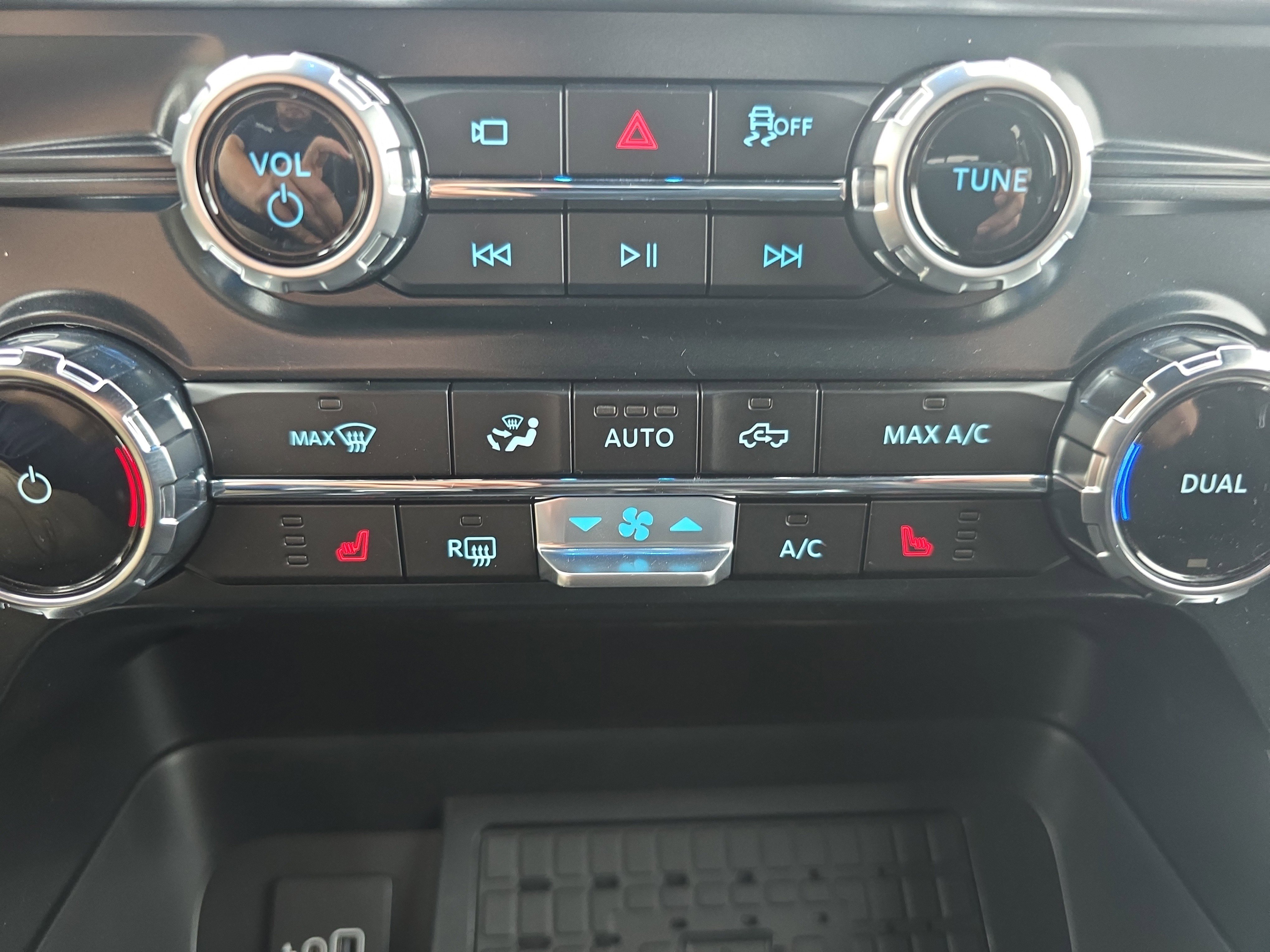 New 2025 Ford F150 XLT image 28