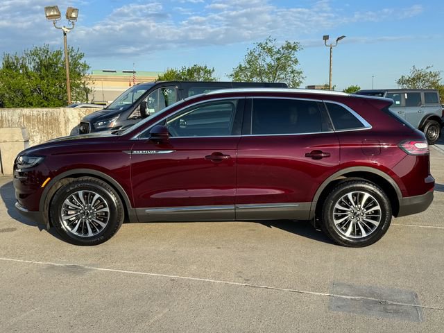 Used 2022 Lincoln Nautilus AWD w/ Premium Package image 11