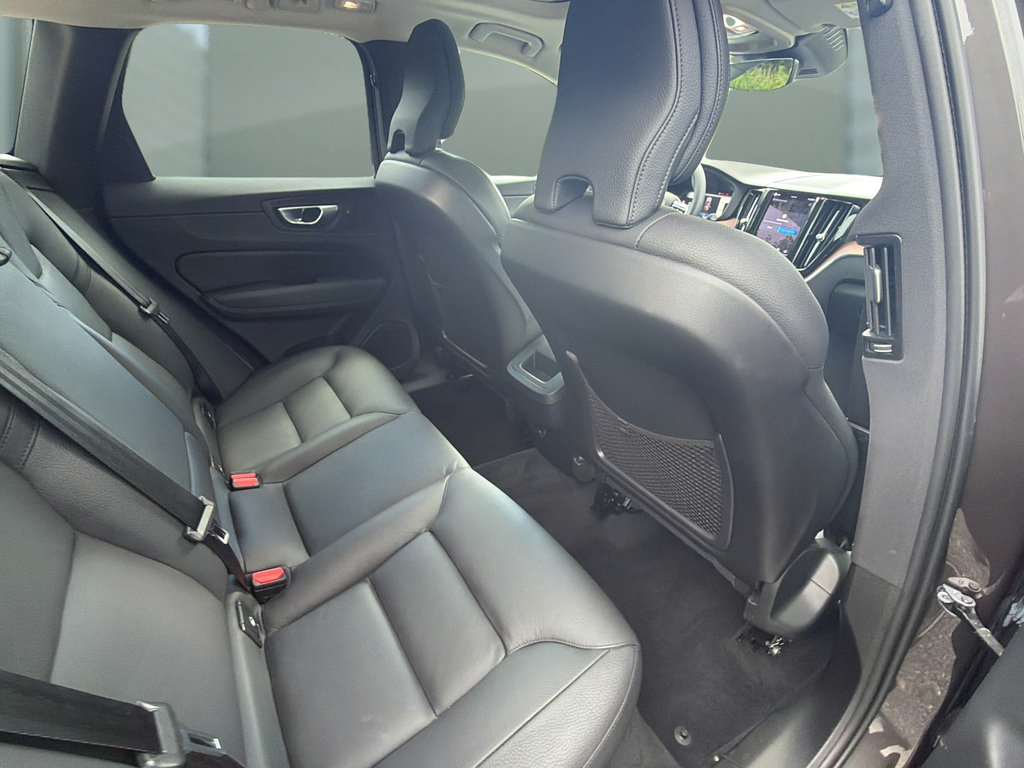 Used 2024 Volvo XC60 B5 Plus AWD/4WD image 13