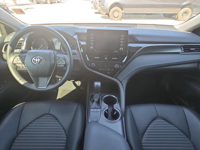 Used 2024 Toyota Camry SE image 12