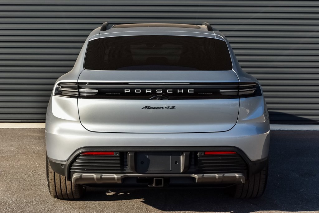 Certified 2025 Porsche Macan 4S Electric w/ Premium Package image 30