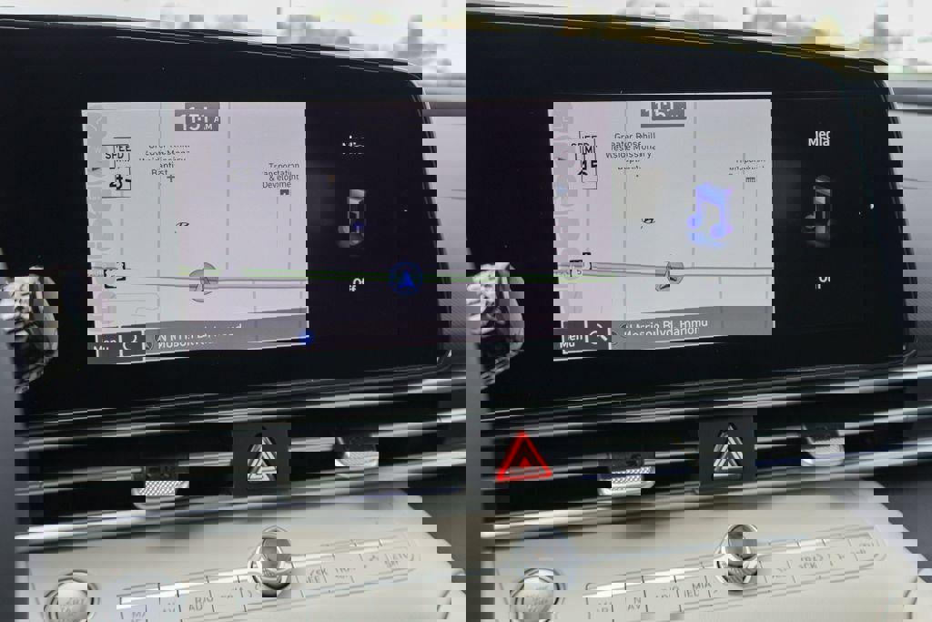 New 2026 Hyundai Elantra Limited image 3