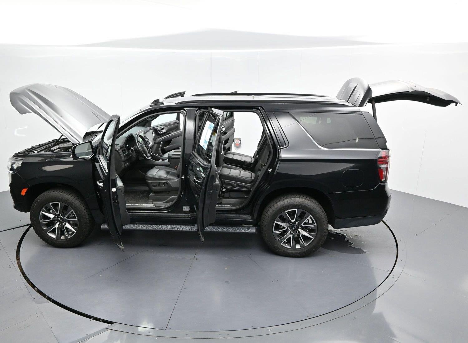 Used 2024 Chevrolet Tahoe Z71 w/ Luxury Package AWD/4WD image 49