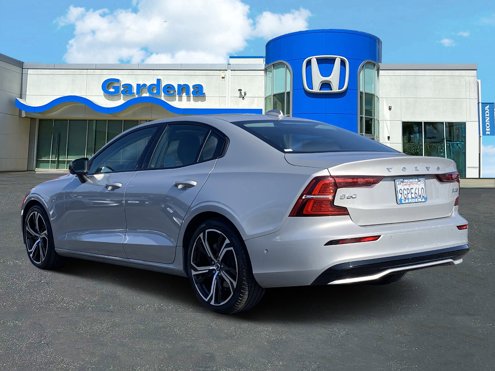 Used 2024 Volvo S60 B5 Plus image 4