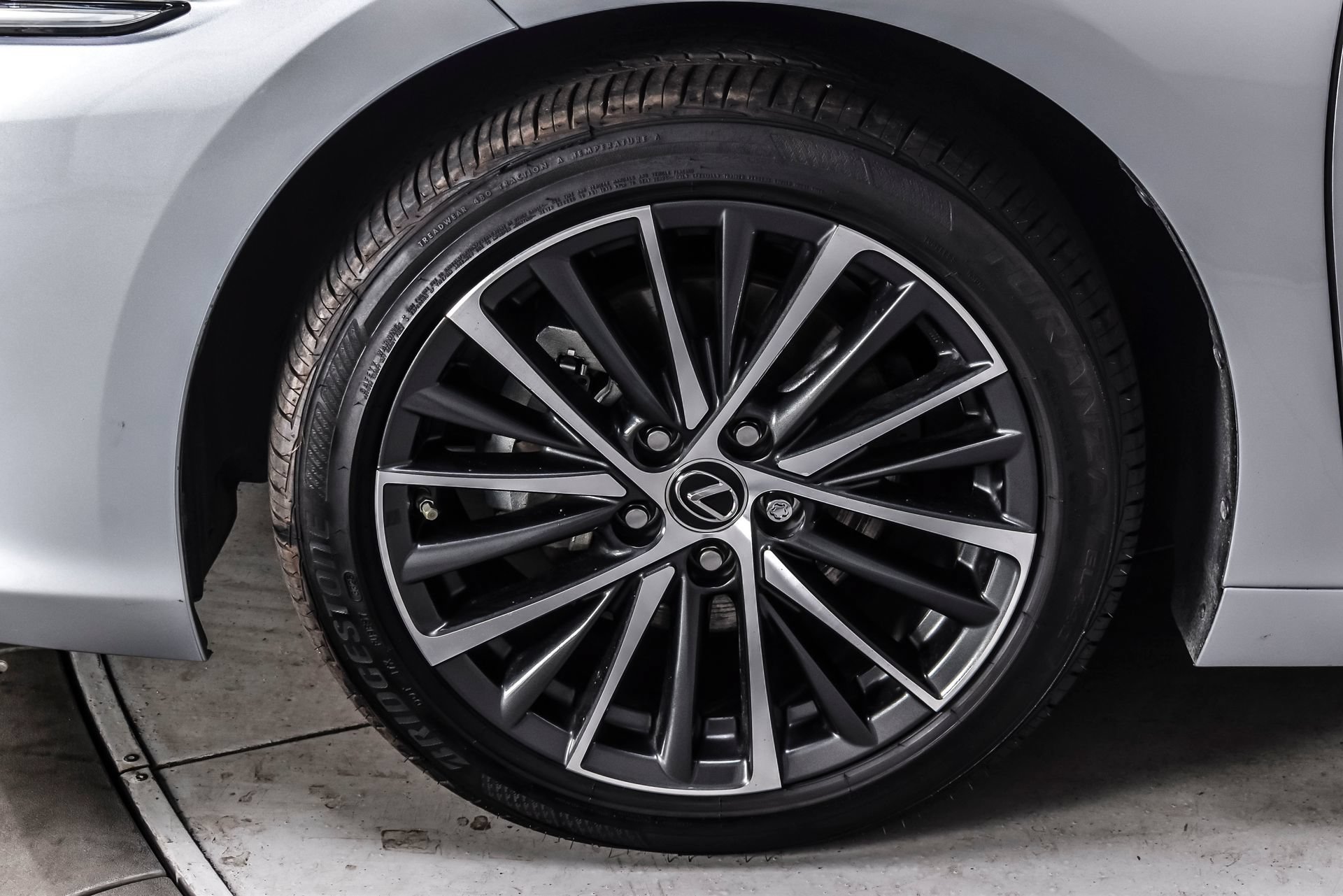 Used 2025 Lexus ES 300h w/ Premium Package FWD image 10