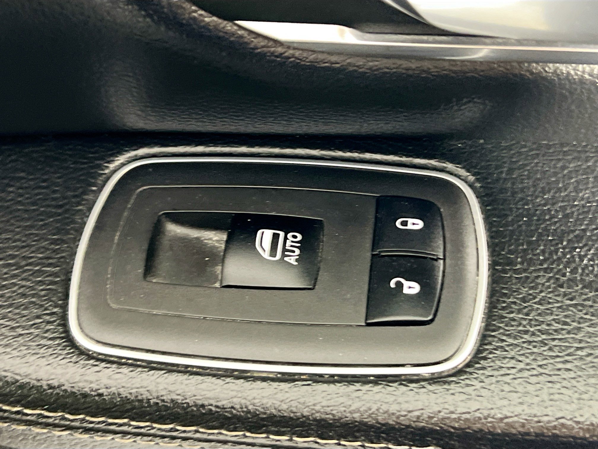 Used 2024 RAM 1500 Laramie image 32