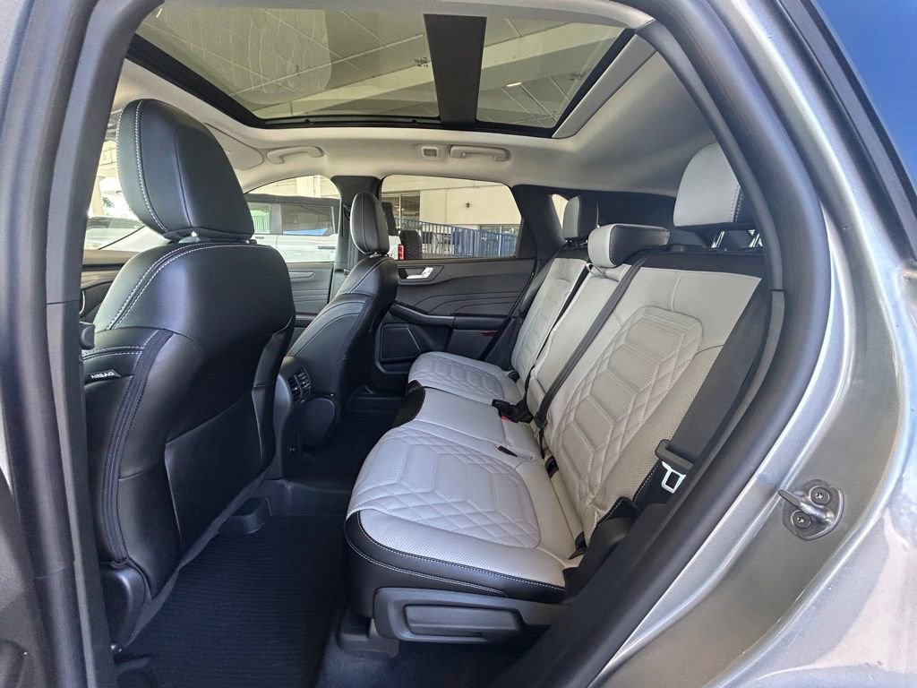 Certified 2024 Ford Escape SE w/ PHEV Premium Package image 35