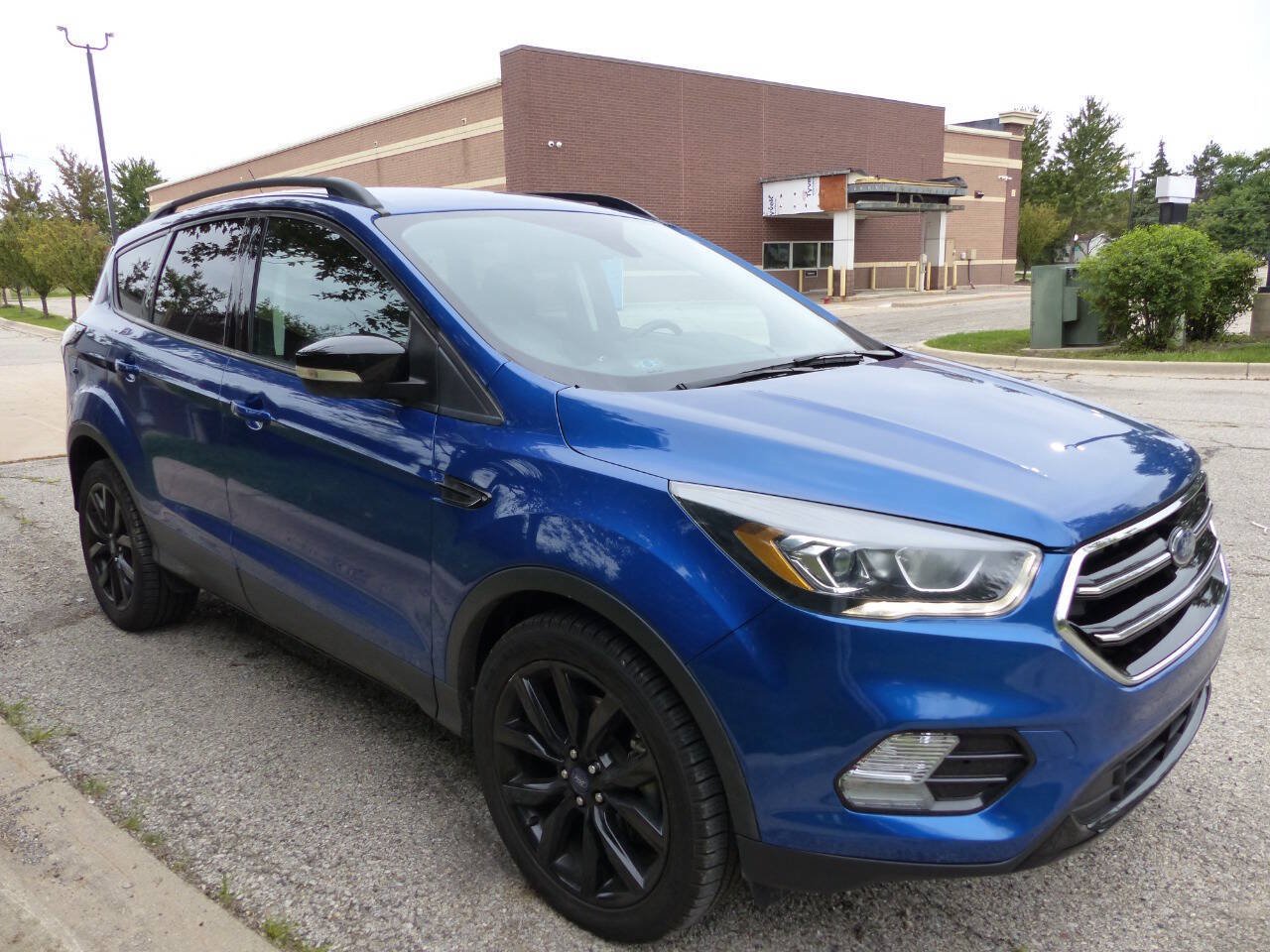 Used 2017 Ford Escape Titanium FWD image 13