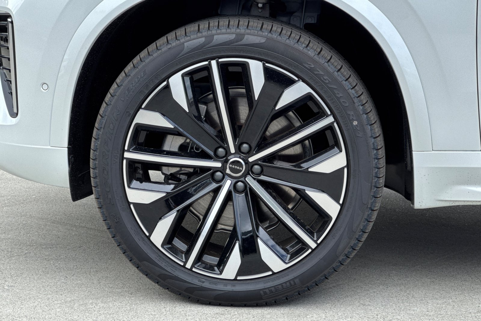 New 2026 Volvo XC90 B5 Plus w/ Protection Package AWD/4WD image 26