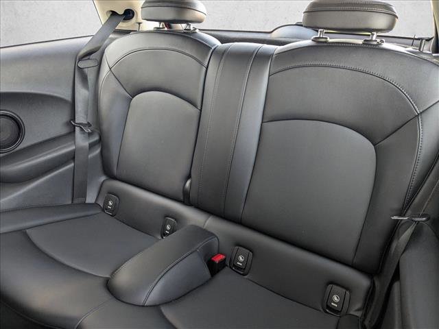 Used 2018 MINI Cooper 2-Door Hardtop image 17