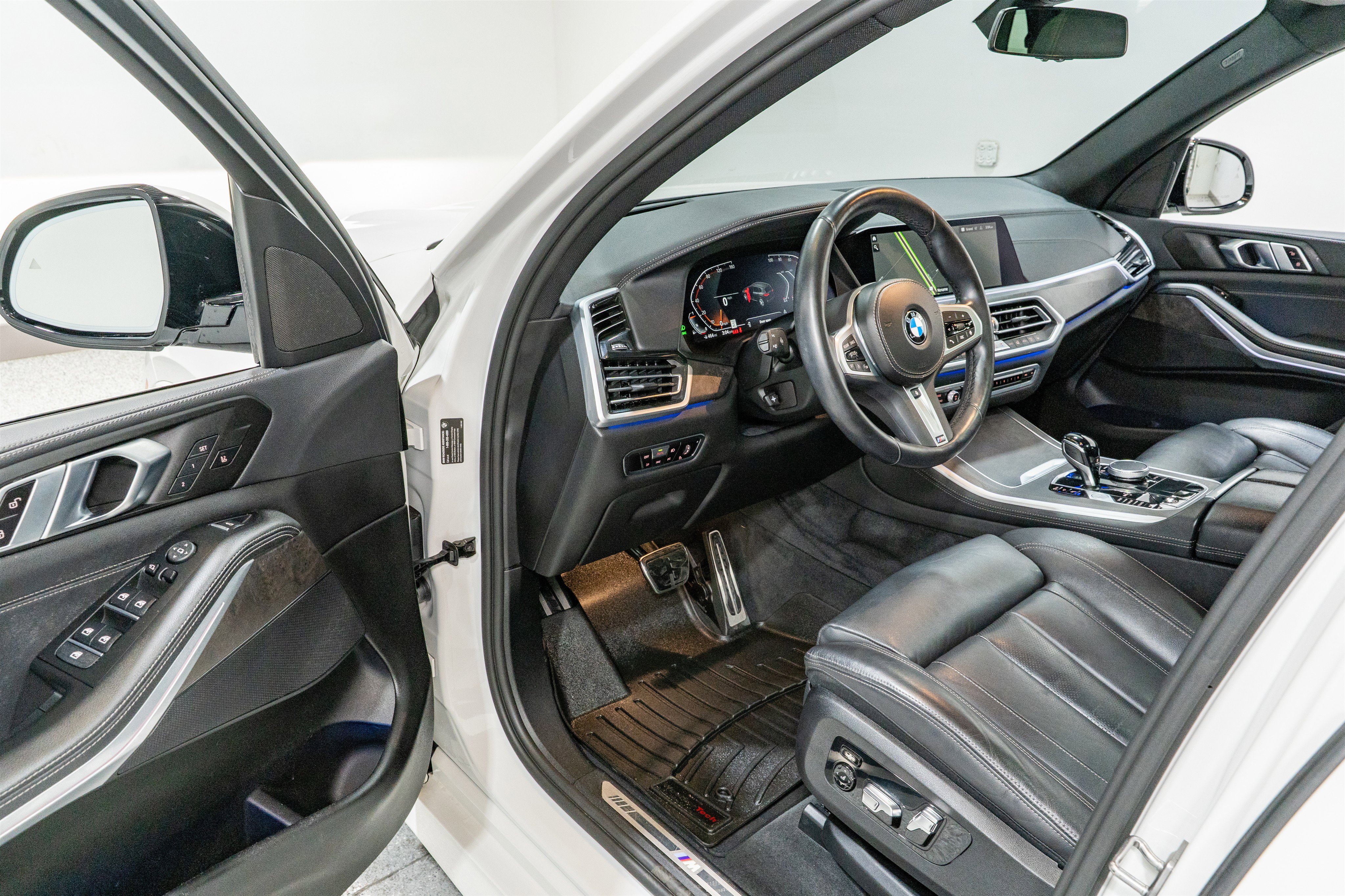 Used 2022 BMW X5 xDrive40i w/ M Sport Package image 12