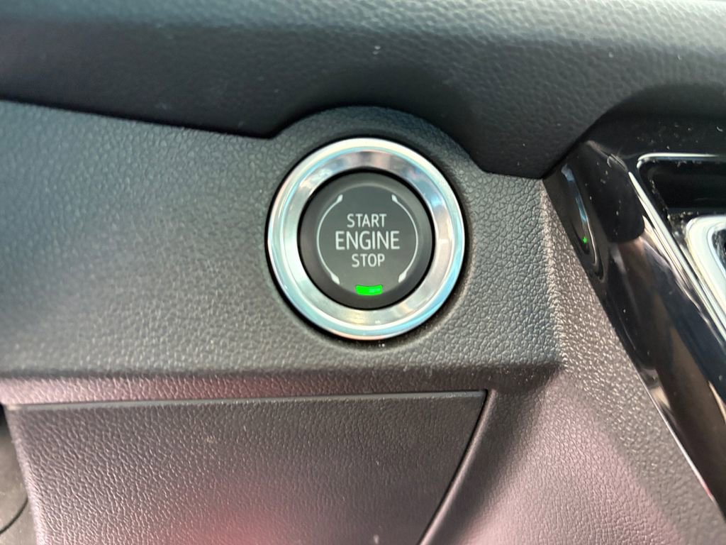 Used 2025 Chevrolet Traverse Z71 w/ Driver Confidence Package image 29