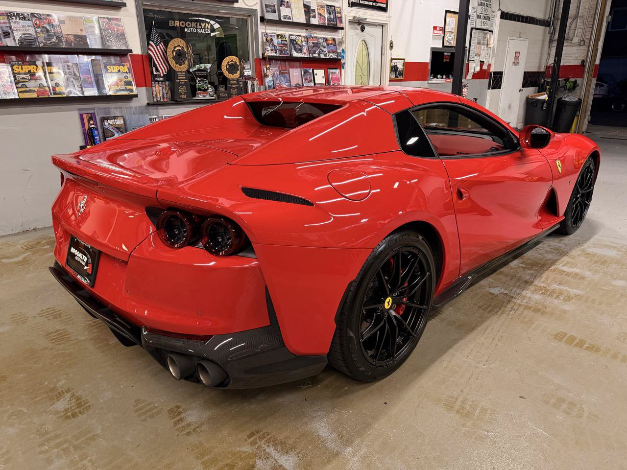 Used 2023 Ferrari 812 GTS RWD image 14