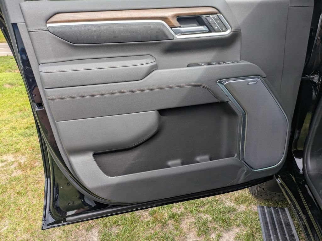 New 2026 Chevrolet Silverado 2500 High Country w/ Midnight Edition AWD/4WD image 8