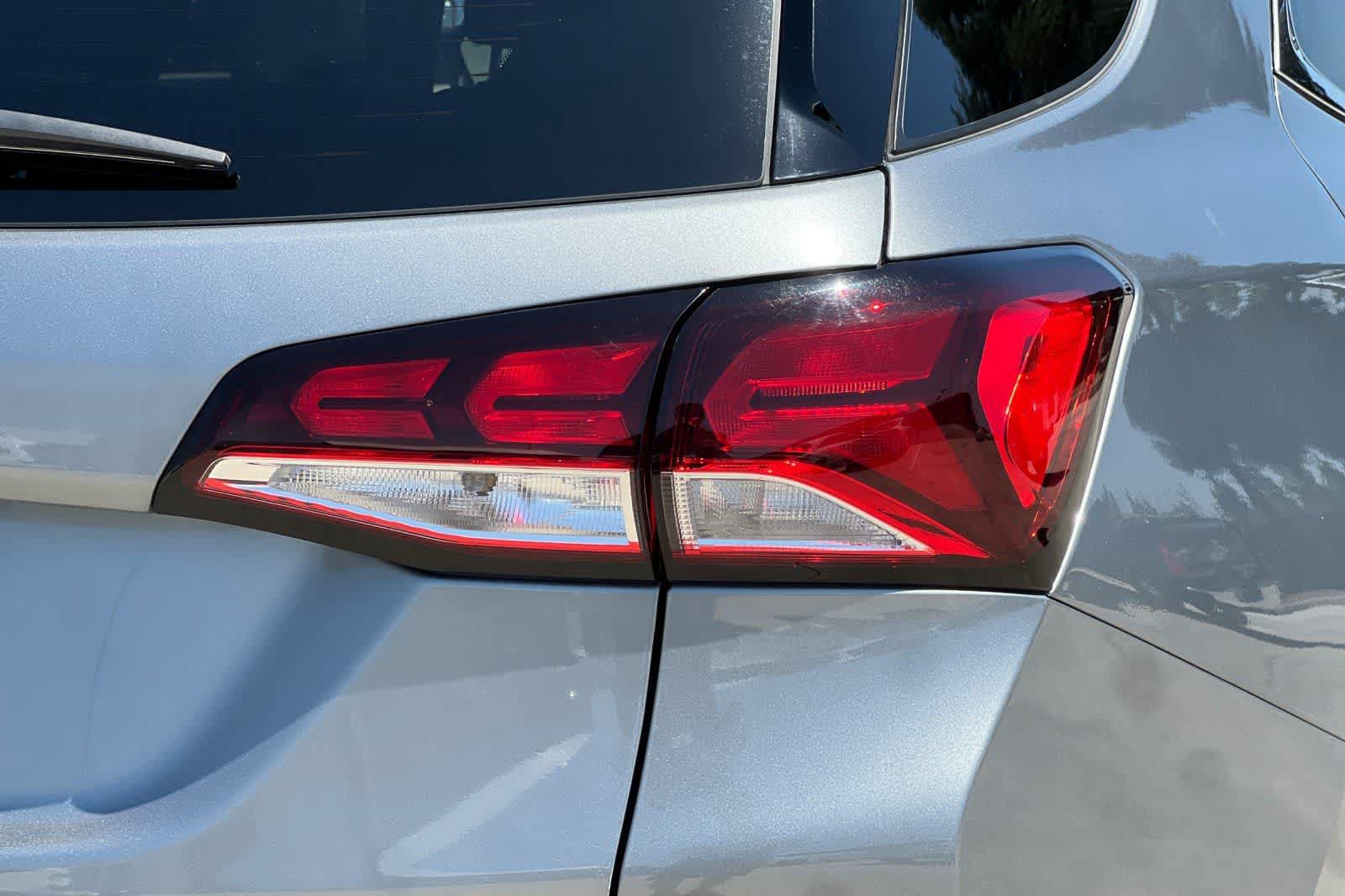 Used 2023 Chevrolet Equinox LT FWD image 35
