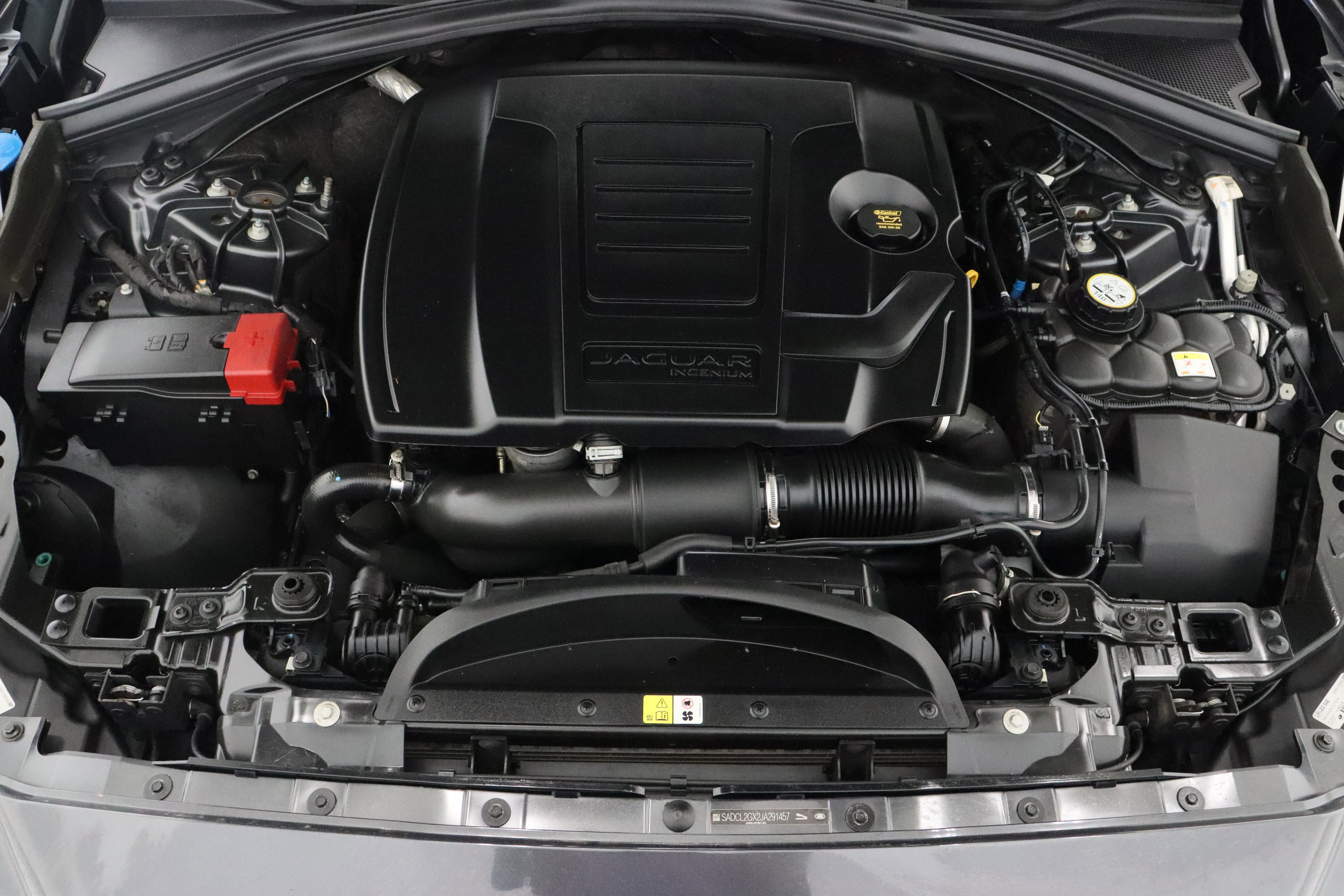 Used 2018 Jaguar F-PACE R-Sport AWD/4WD image 40