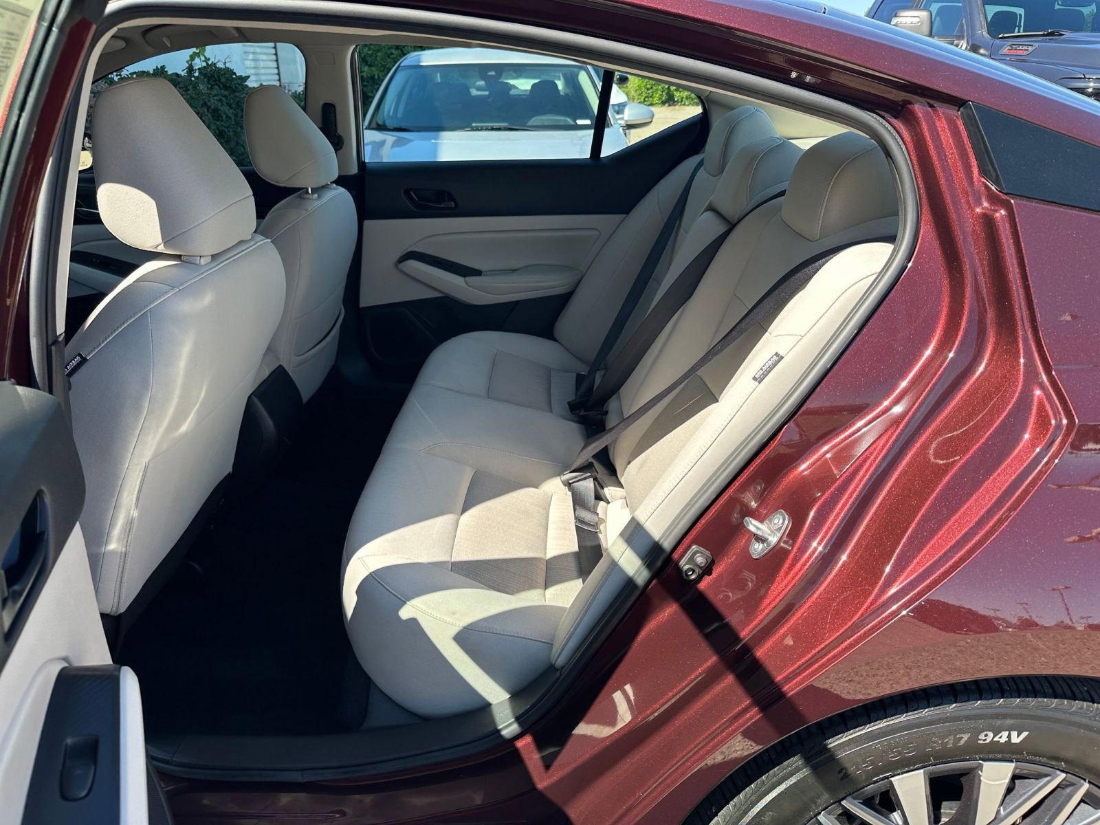 Used 2025 Nissan Altima 2.5 SV image 27