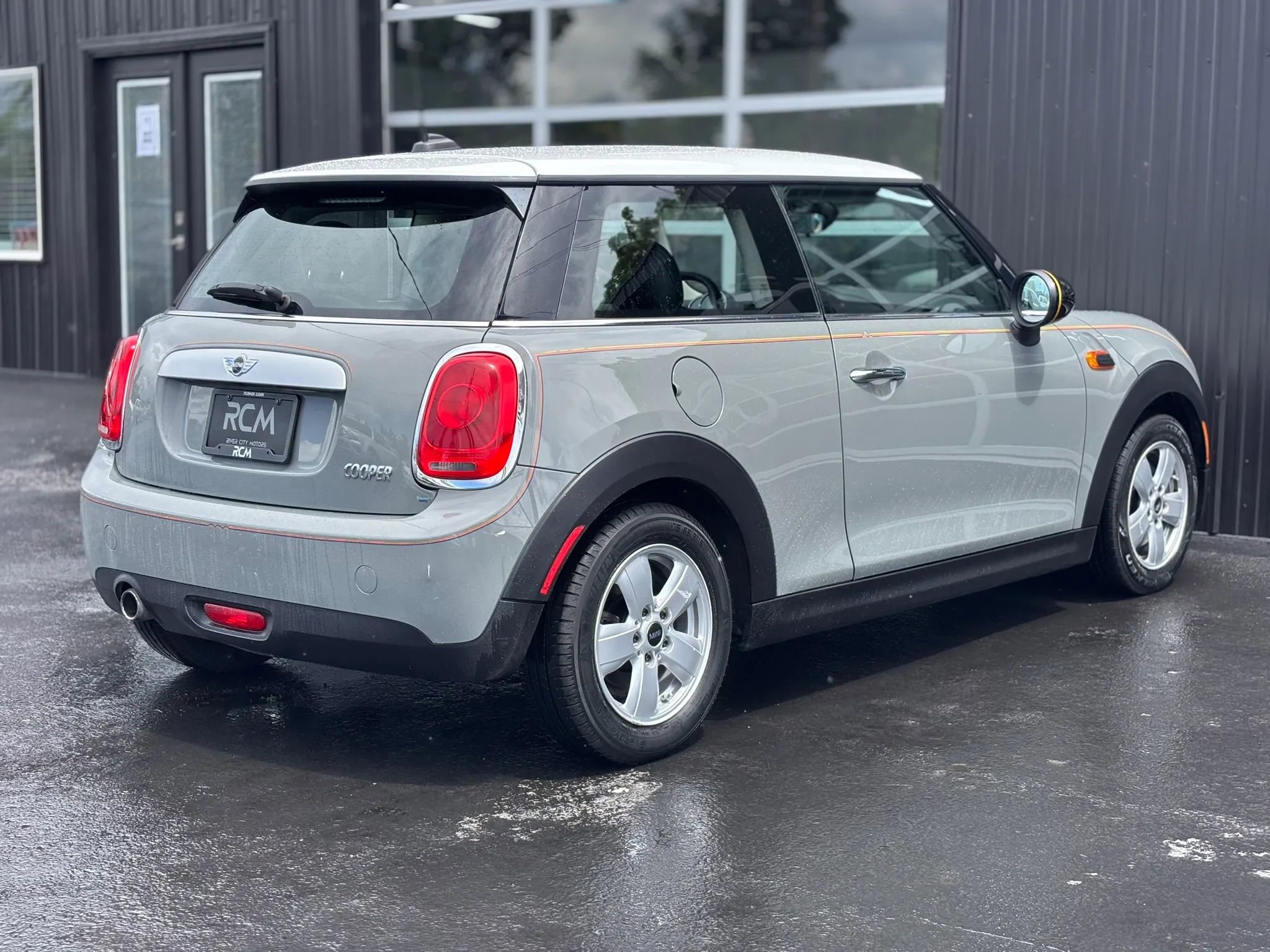 Used 2015 MINI Cooper 2-Door Hardtop FWD image 8