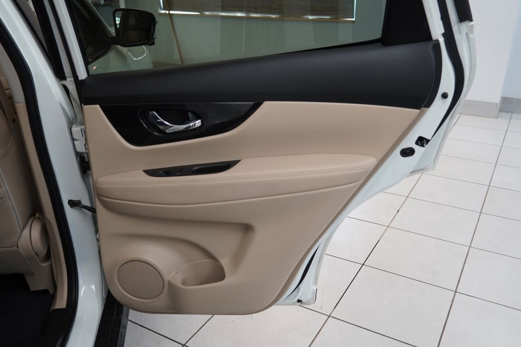 Used 2018 Nissan Rogue SL w/ Premium Package AWD/4WD image 25