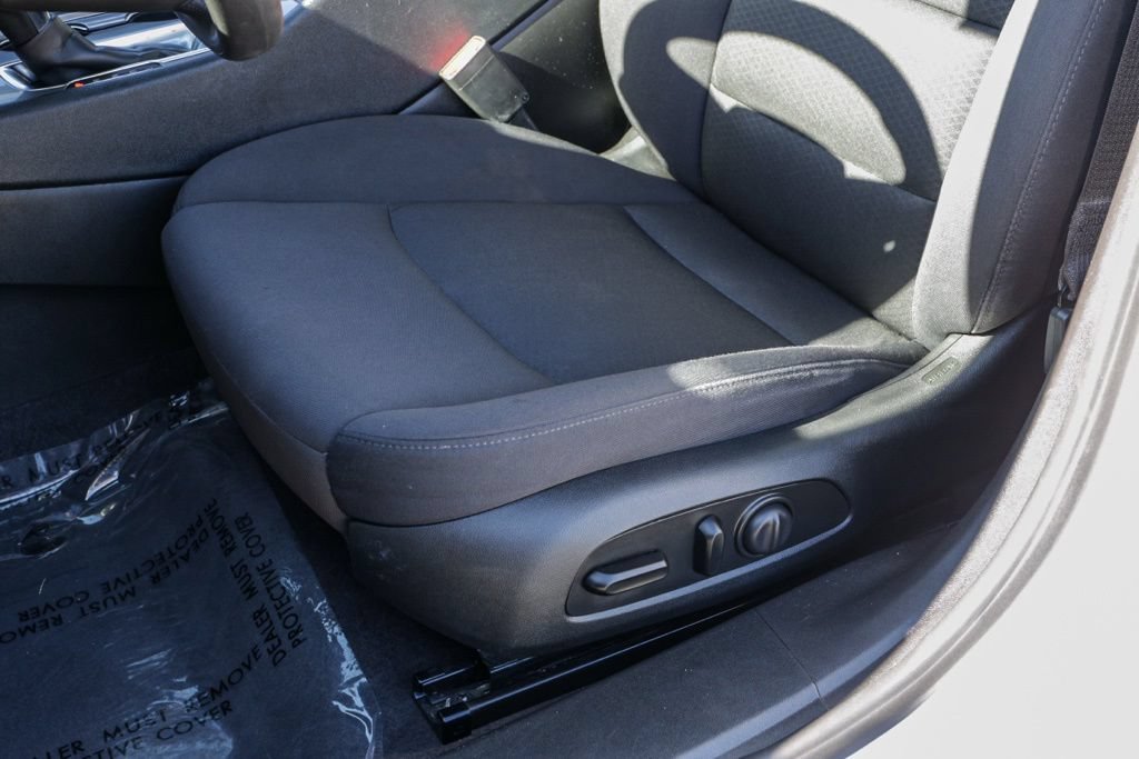 Used 2023 Chevrolet Malibu LT FWD image 17