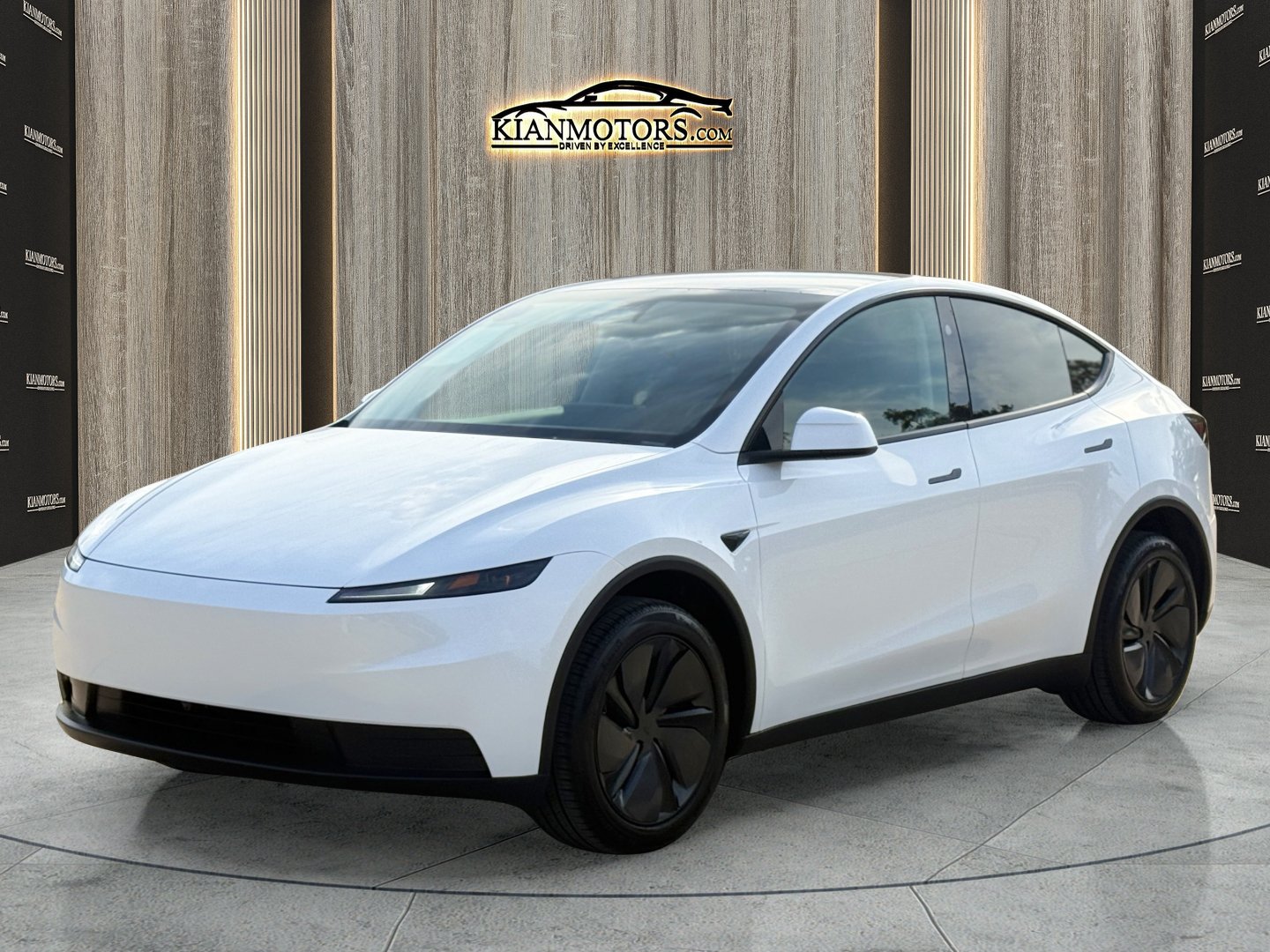 Used 2026 Tesla Model Y 2WD image 3