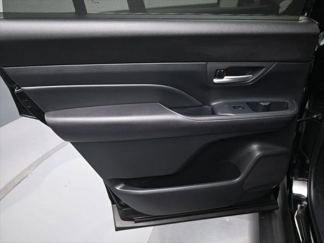 Certified 2026 Toyota Grand Highlander Platinum AWD/4WD image 33
