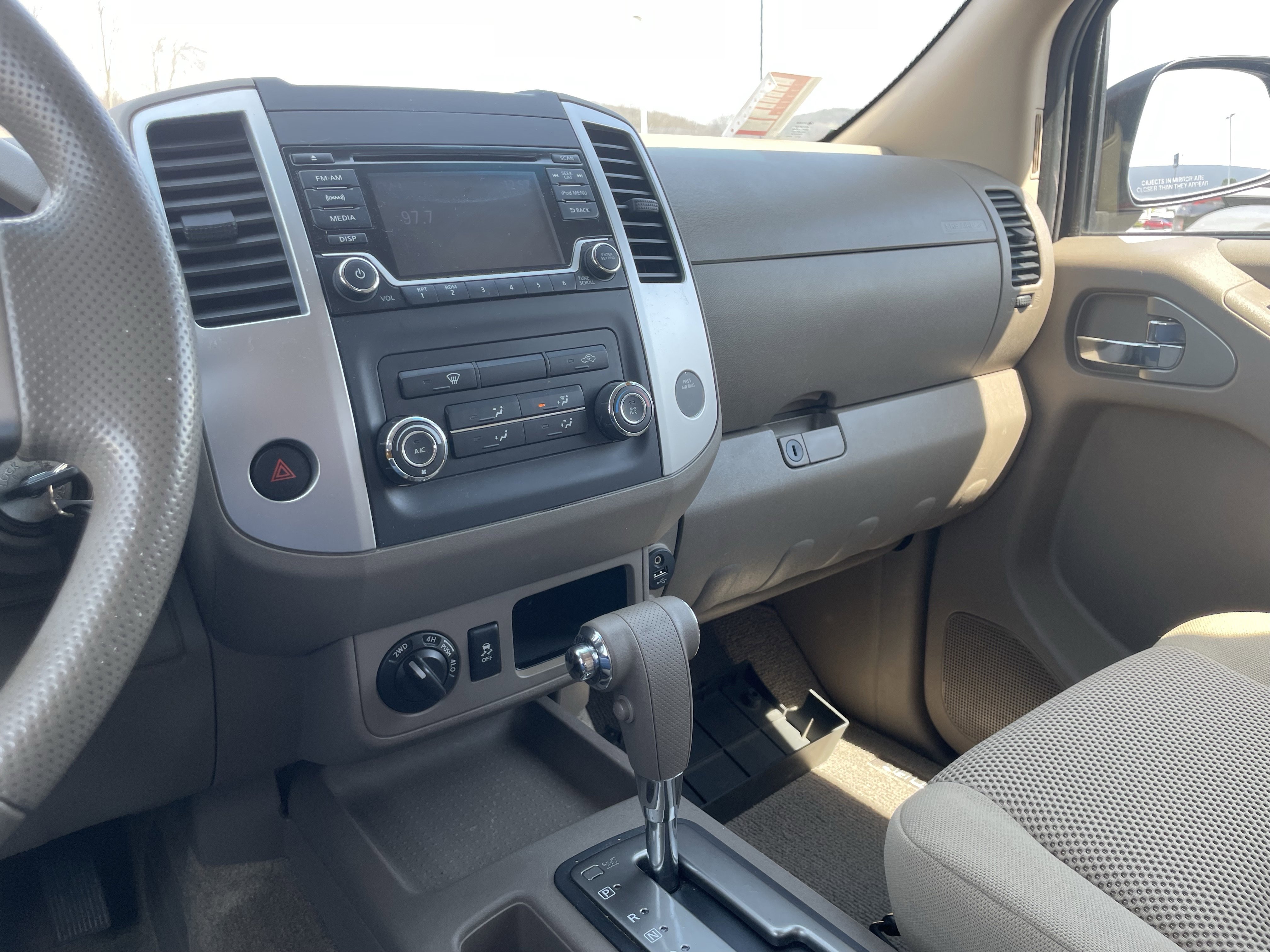 Used 2018 Nissan Frontier SV image 23