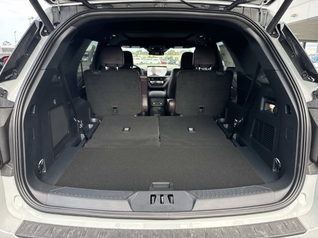 New 2027 Ford Explorer Platinum RWD image 13