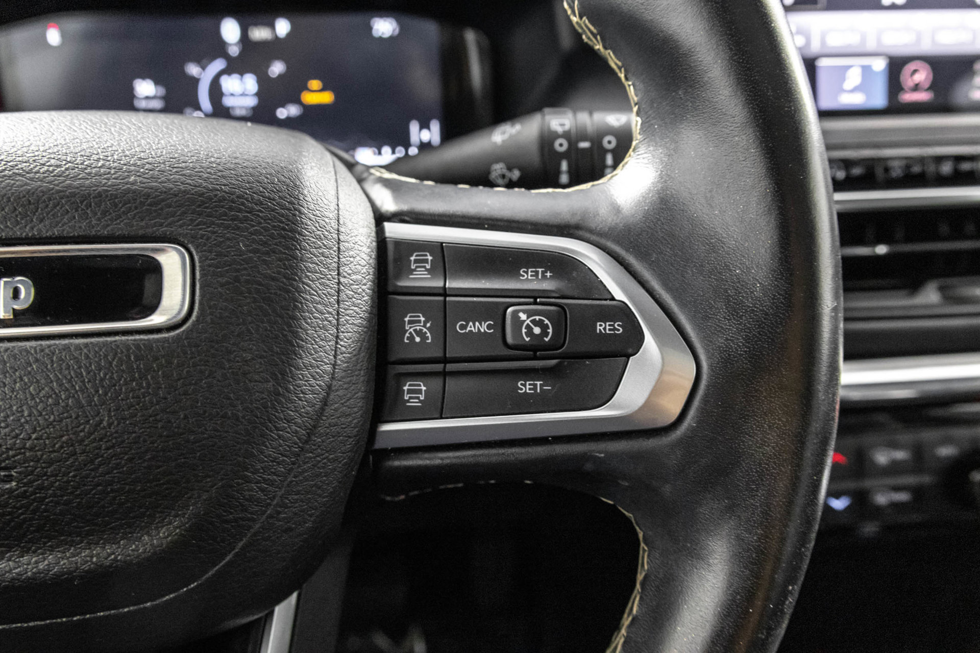 Used 2022 Jeep Compass High Altitude AWD/4WD image 31